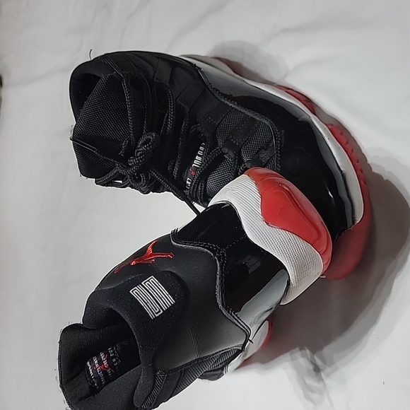 AIRJORDAN NIKE Man shoes Size 9.5 Retro 23  378037-061 1919  excellent condition - Picture 3 of 16